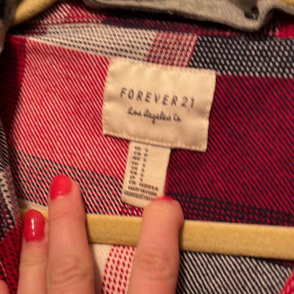 F21 Plaid Shacket with detachable hood - Picture 8 of 8
